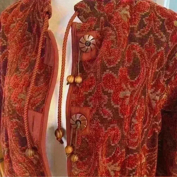 Vintage 90s Flashback Tapestry Jacket Red Burgundy Wooden Size M Button Detail - Picture 9 of 10